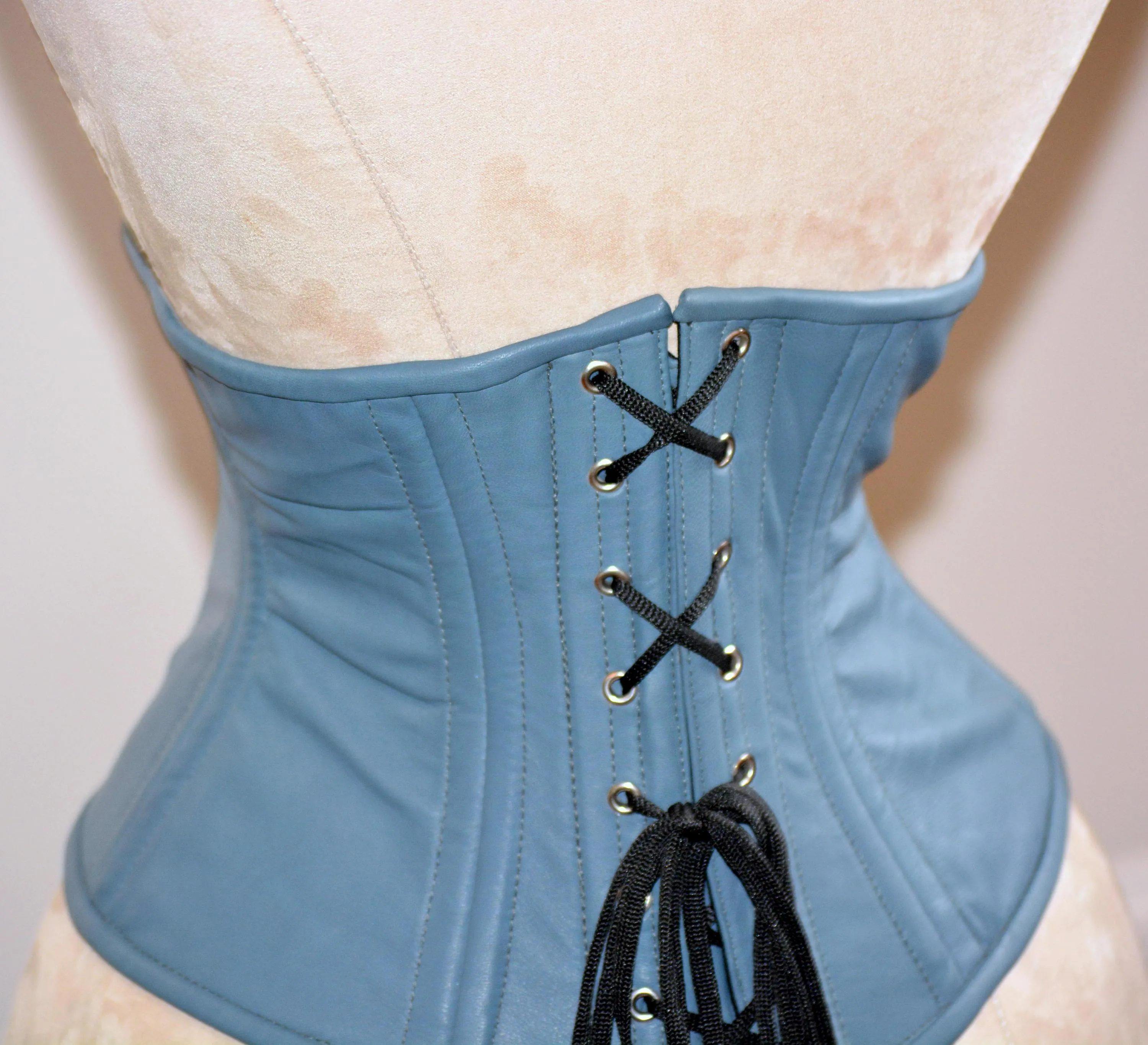 Authentic steel boned underbust corset from hand dyed real leather (lambskin). Waist training corset for tight lacing. Trendy fashion leather gray belt