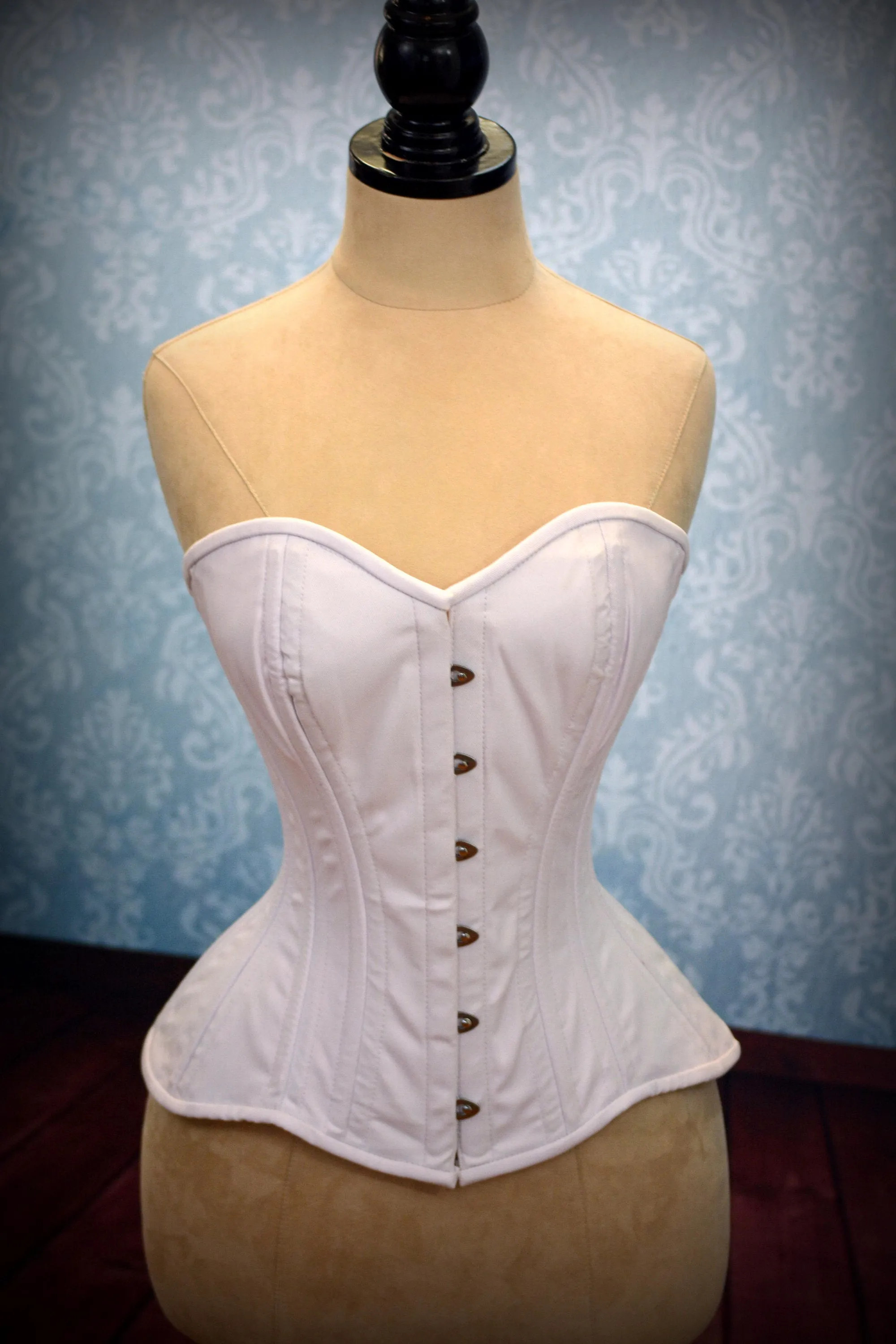 Cotton made to measures overbust authentic corset with long hip-line. Steel-boned corset for tight lacing, prom, gothic, wedding, valentine