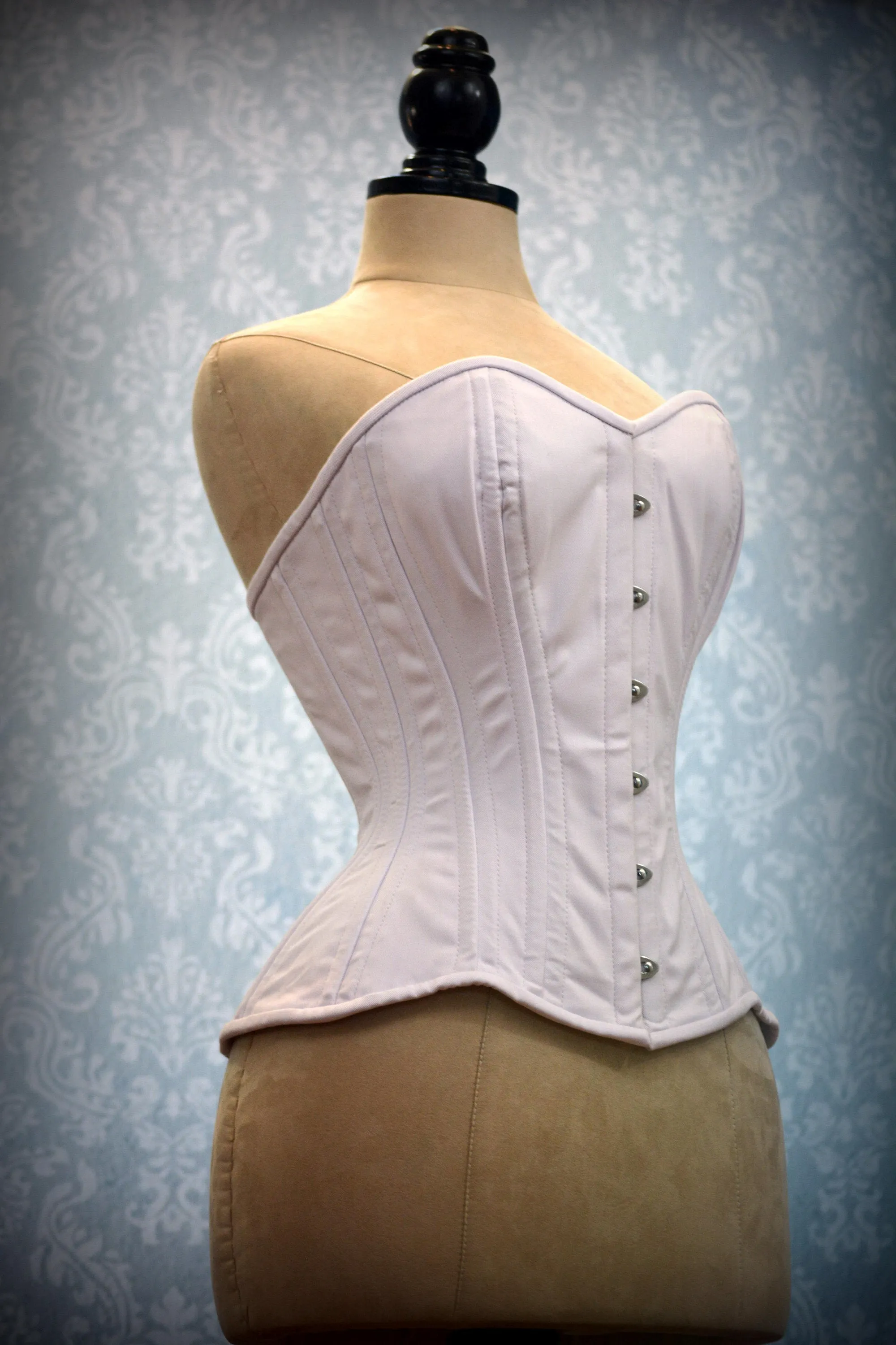 Cotton made to measures overbust authentic corset with long hip-line. Steel-boned corset for tight lacing, prom, gothic, wedding, valentine