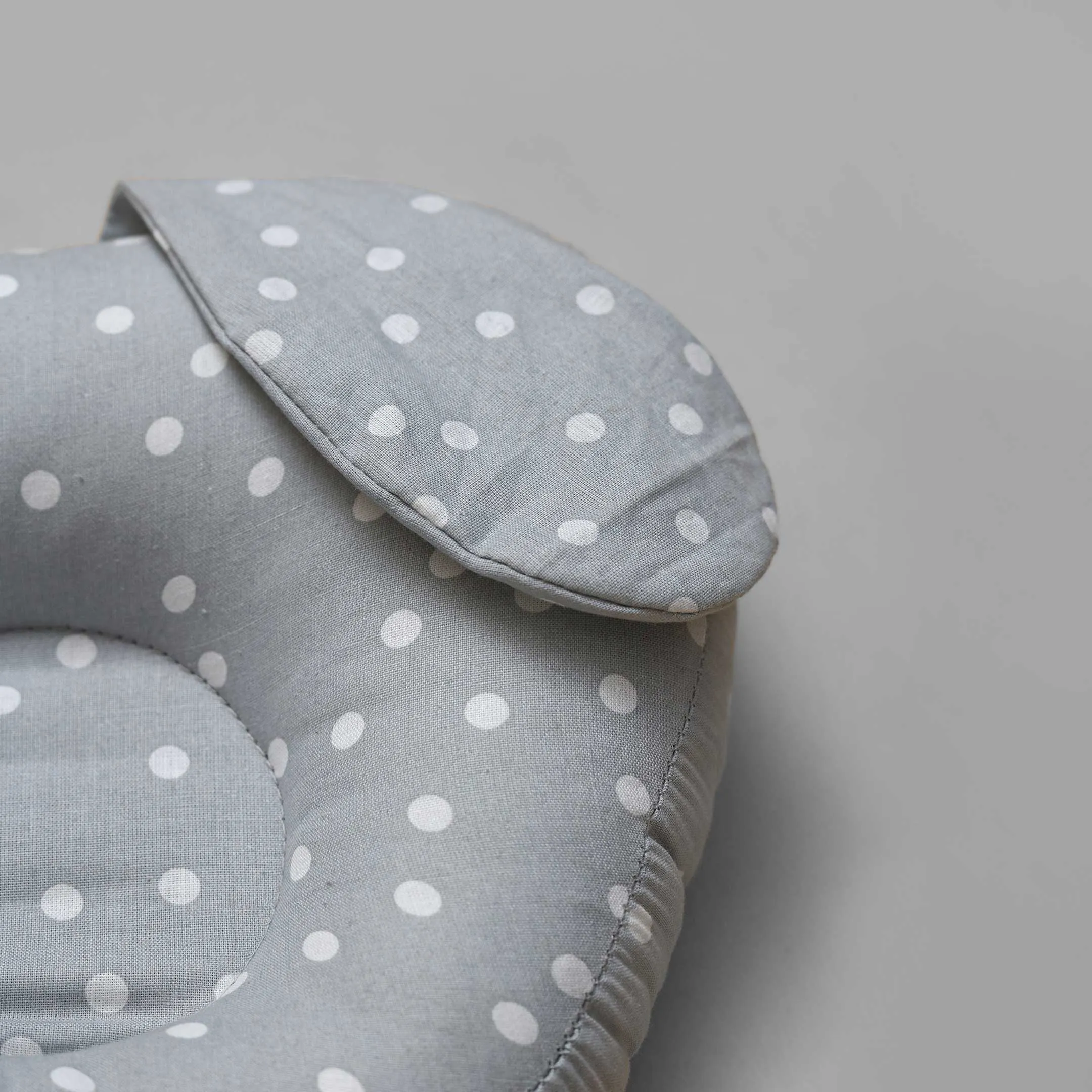 Tyke Dots Head Shaping Cushion