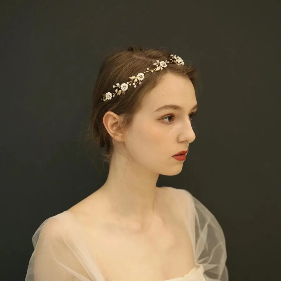 V112. boho clay floras bridal hairpiece for weddings, daisy flower hairpiece.